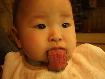 ベロ 出し 赤ちゃん 【医師監修】赤ちゃんが舌を出す意味とは？ 心配な病気もあるの？(マイナビウーマン子育て)